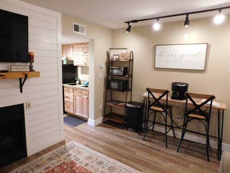 Laurel Inn Condominium - Image 68