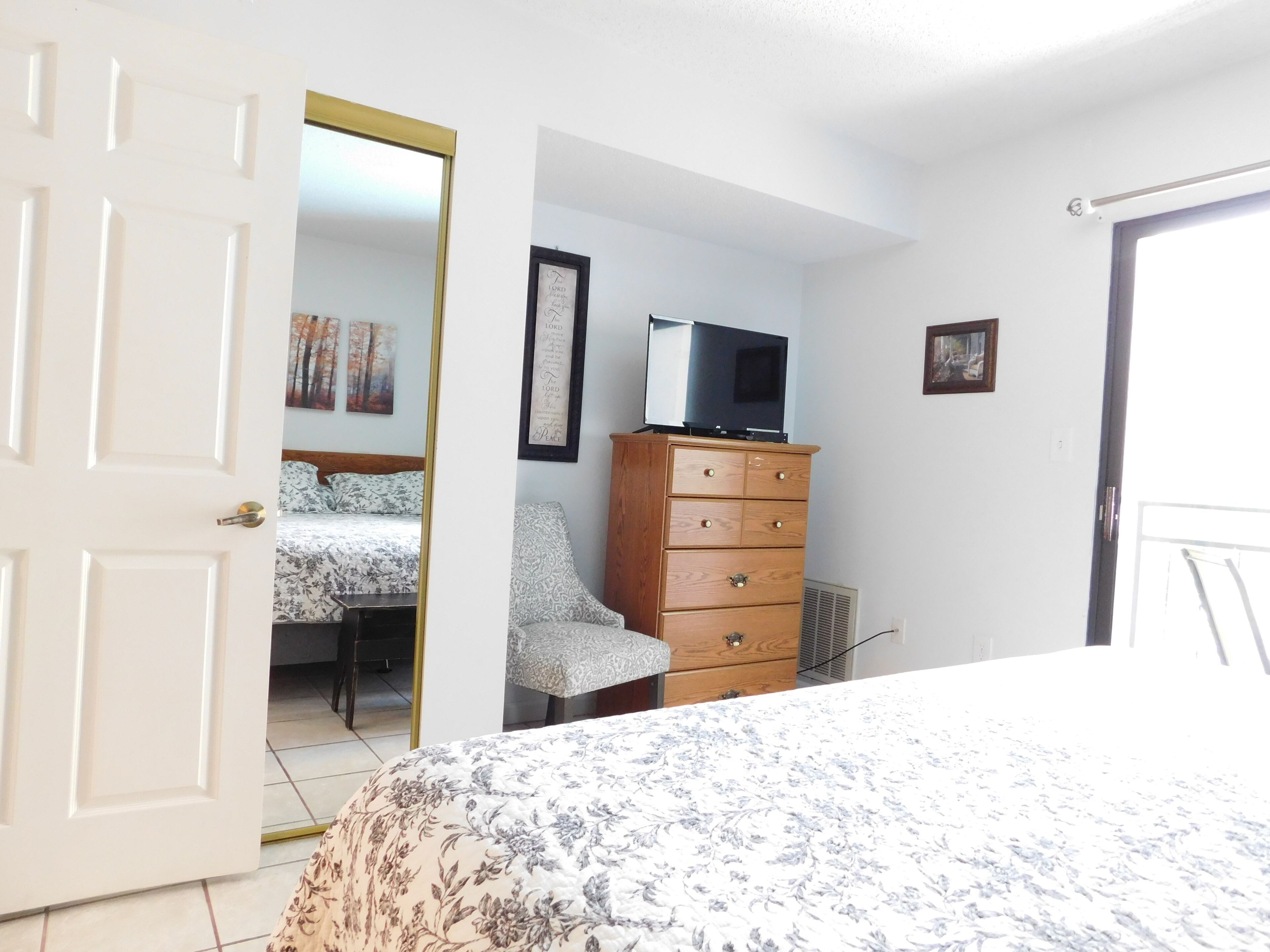 condo, 1 bedroom (206) | 2 bedrooms, individually decorated, individually furnished