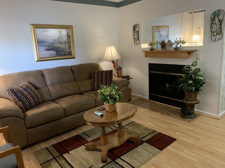 Laurel Inn Condominium - Image 44