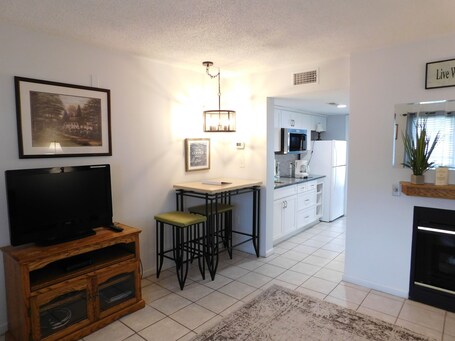 Laurel Inn Condominium - Image 61