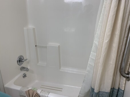 Laurel Inn Condominium - Image 73