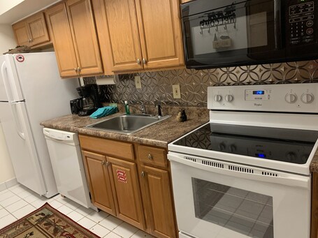 Laurel Inn Condominium - Image 104