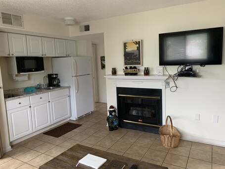 Laurel Inn Condominium - Image 41