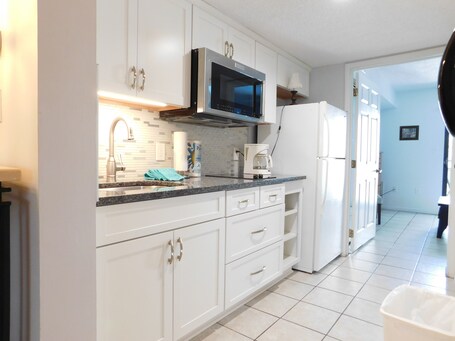 Laurel Inn Condominium - Image 53