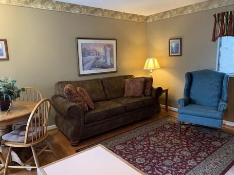 Laurel Inn Condominium - Image 172