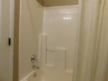 Laurel Inn Condominium - Image 184