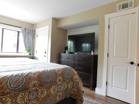 Laurel Inn Condominium - Image 160