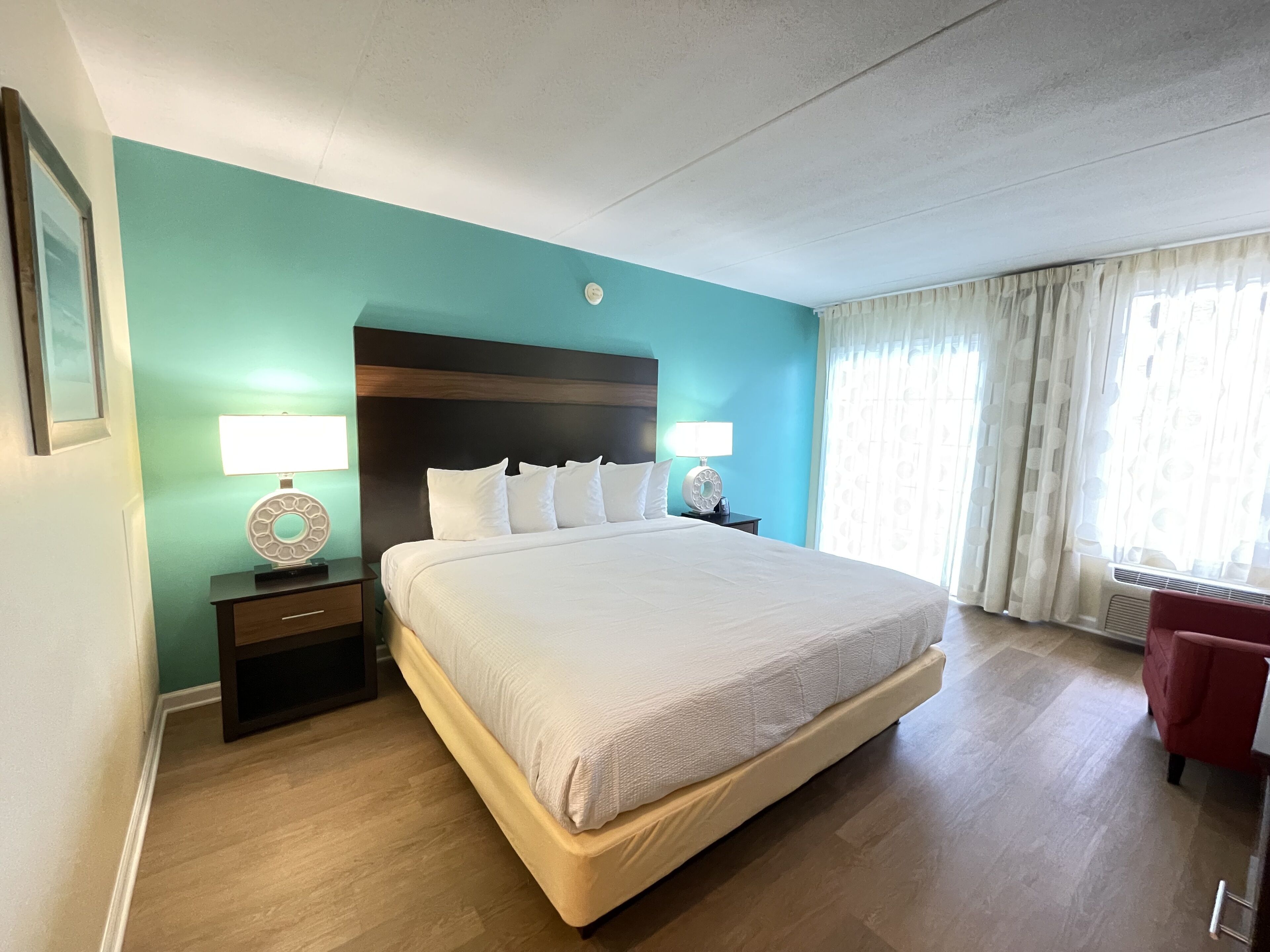 standard king room | individually furnished, blackout curtains, soundproofing, free wifi