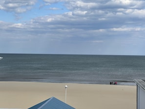 Individually furnished, blackout drapes, soundproofing, free WiFi - Casablanca Oceanside Inn (Ocean City)