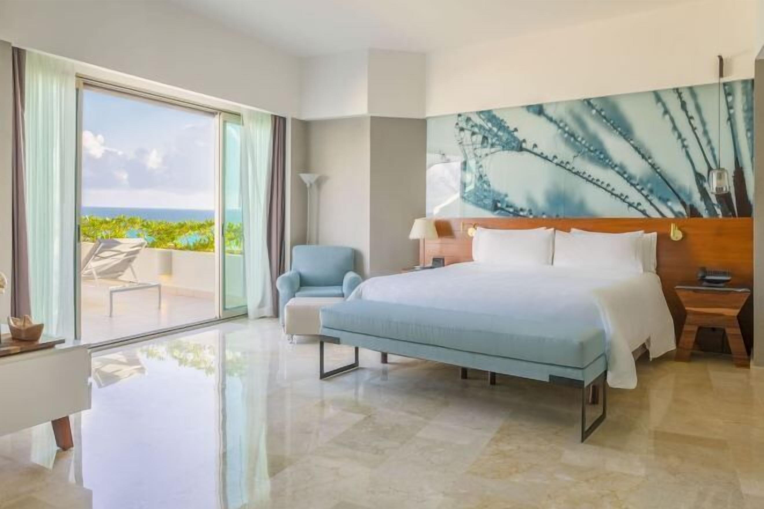 Egyptian cotton sheets, premium bedding, down comforters, pillowtop beds