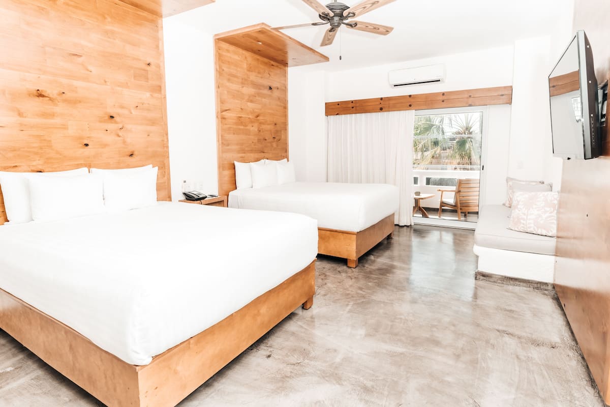 1 bedroom, Egyptian cotton sheets, premium bedding, down duvets