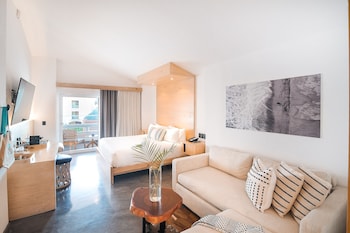 1 bedroom, Egyptian cotton sheets, premium bedding, down comforters at Bahia Hotel & Beach House