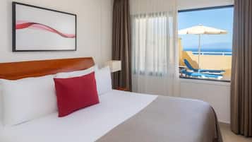 In-room safe, iron/ironing board, cribs/infant beds