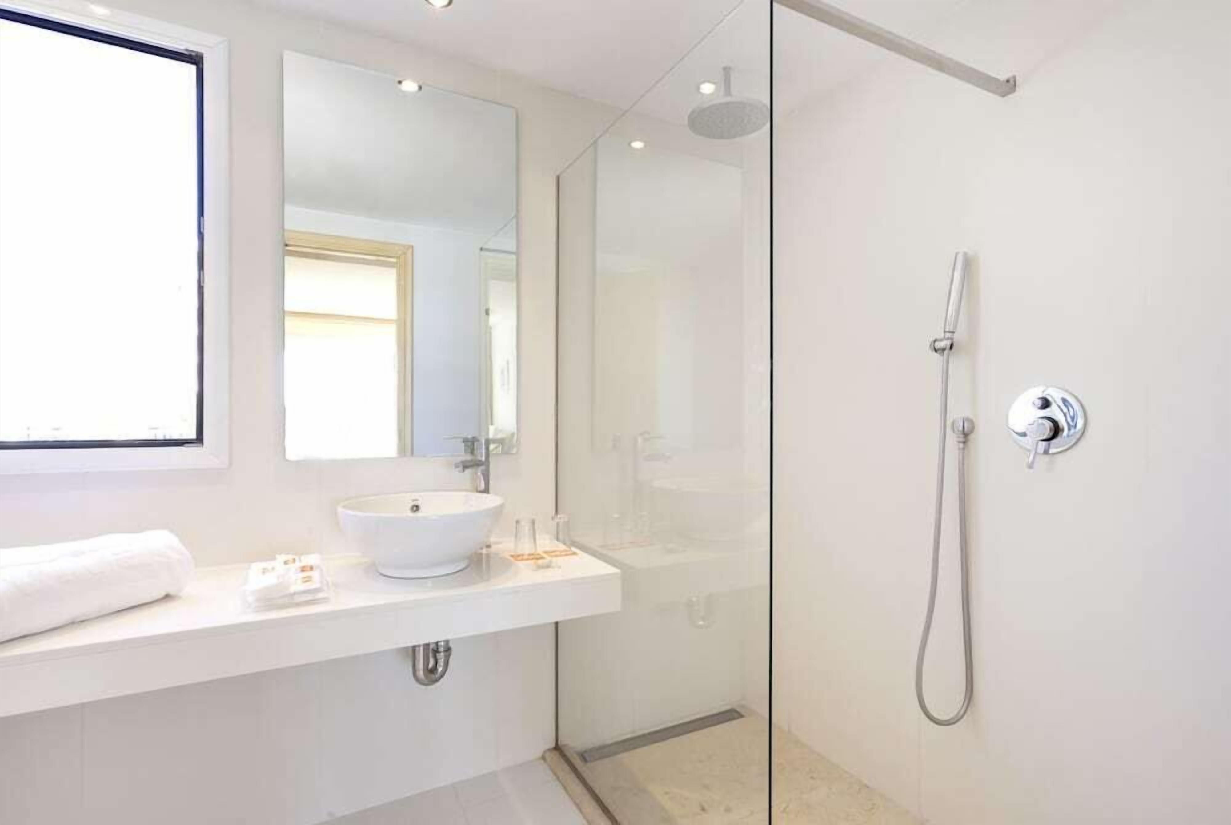 Een douche, een haardroger