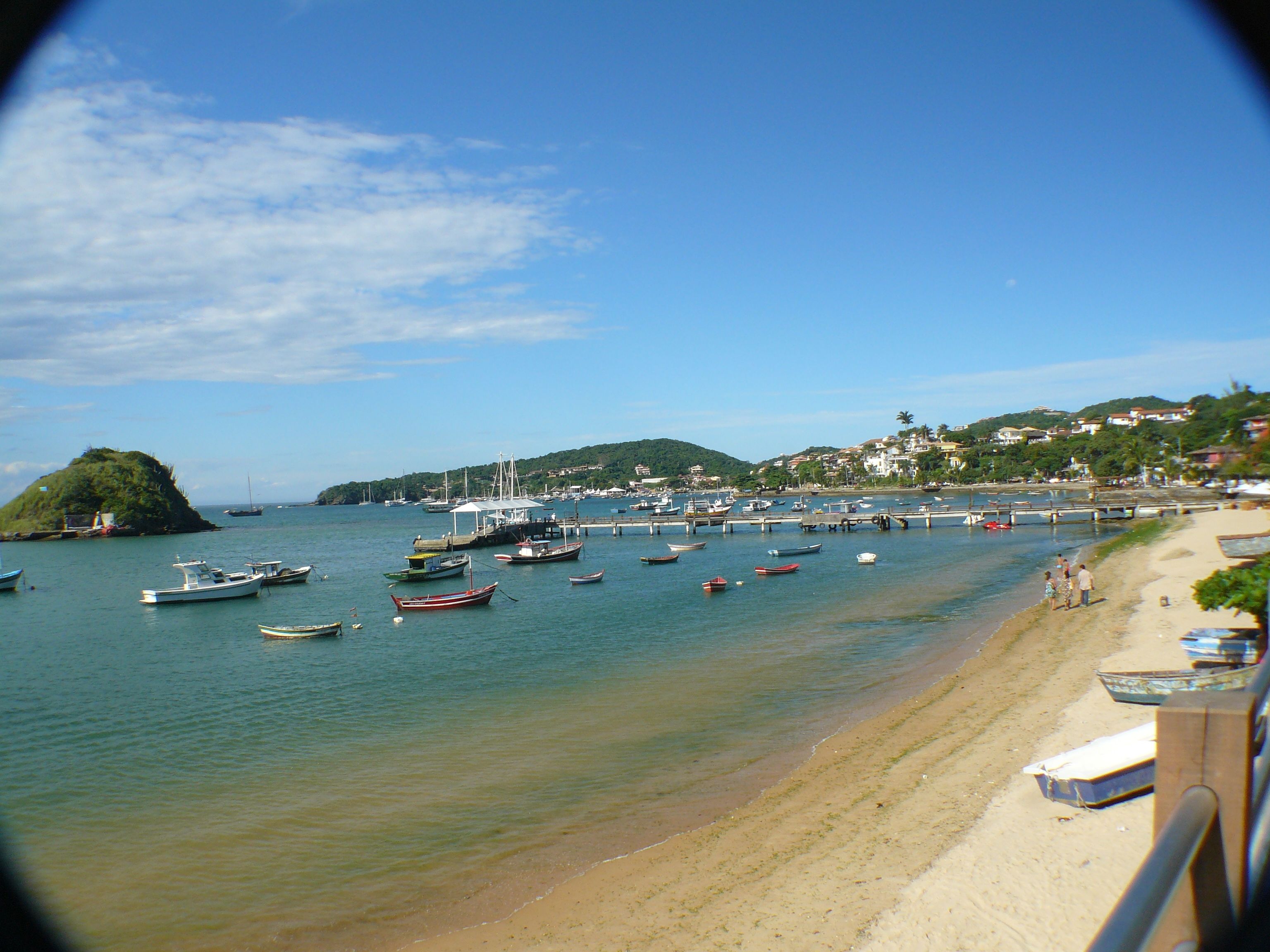 Beach nearby, white sand, beach shuttle, 2 beach bars