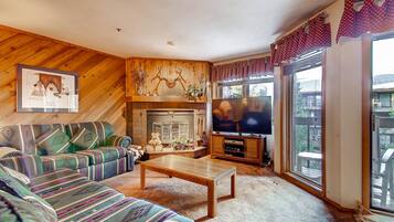 Condo, 2 Bedrooms | Living room | Fireplace