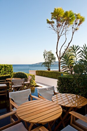 Terrace/patio - Sea Breeze Apartments Chios (Chios)