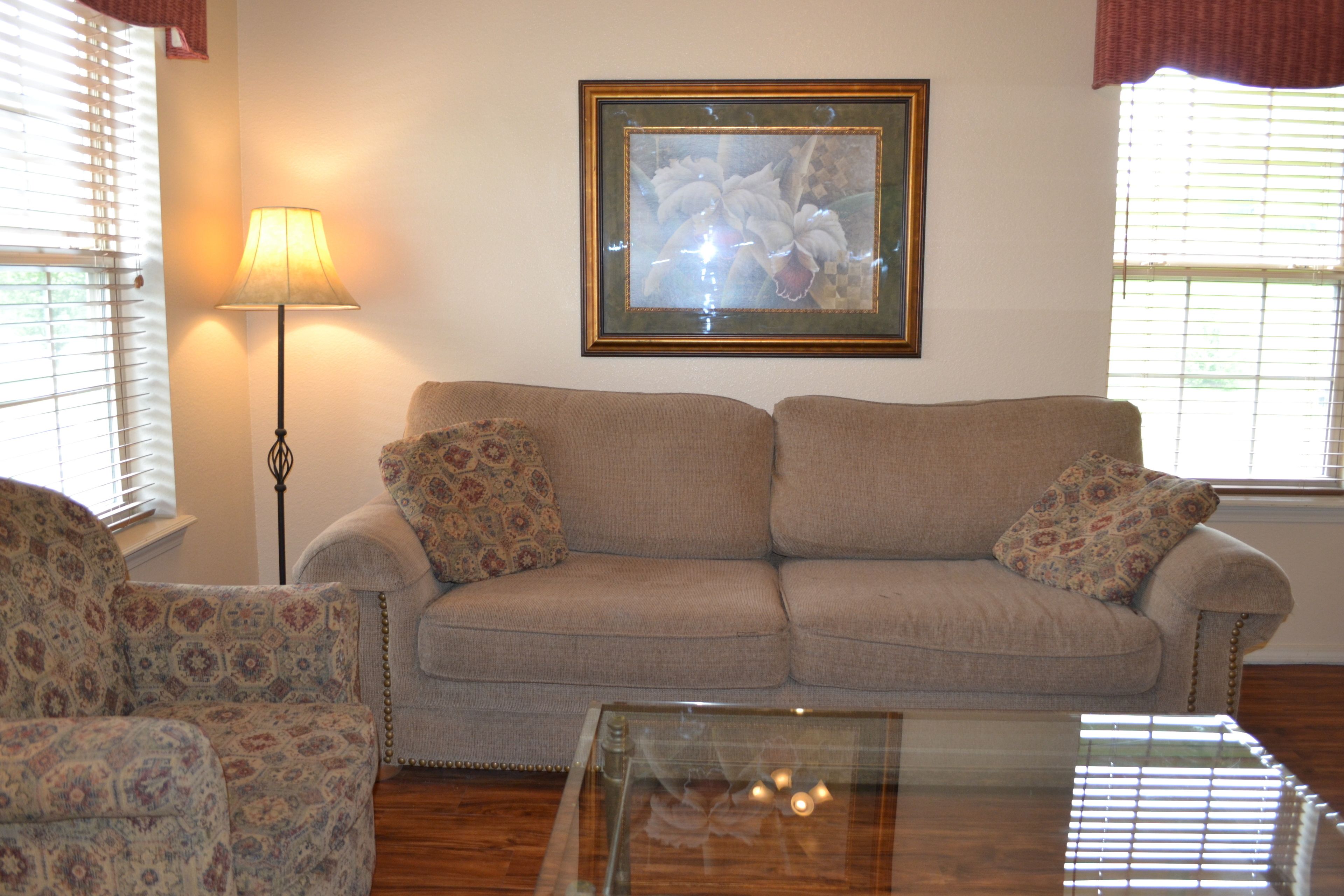 suite, 1 king bed | living area | flat-screen tv, dvd player