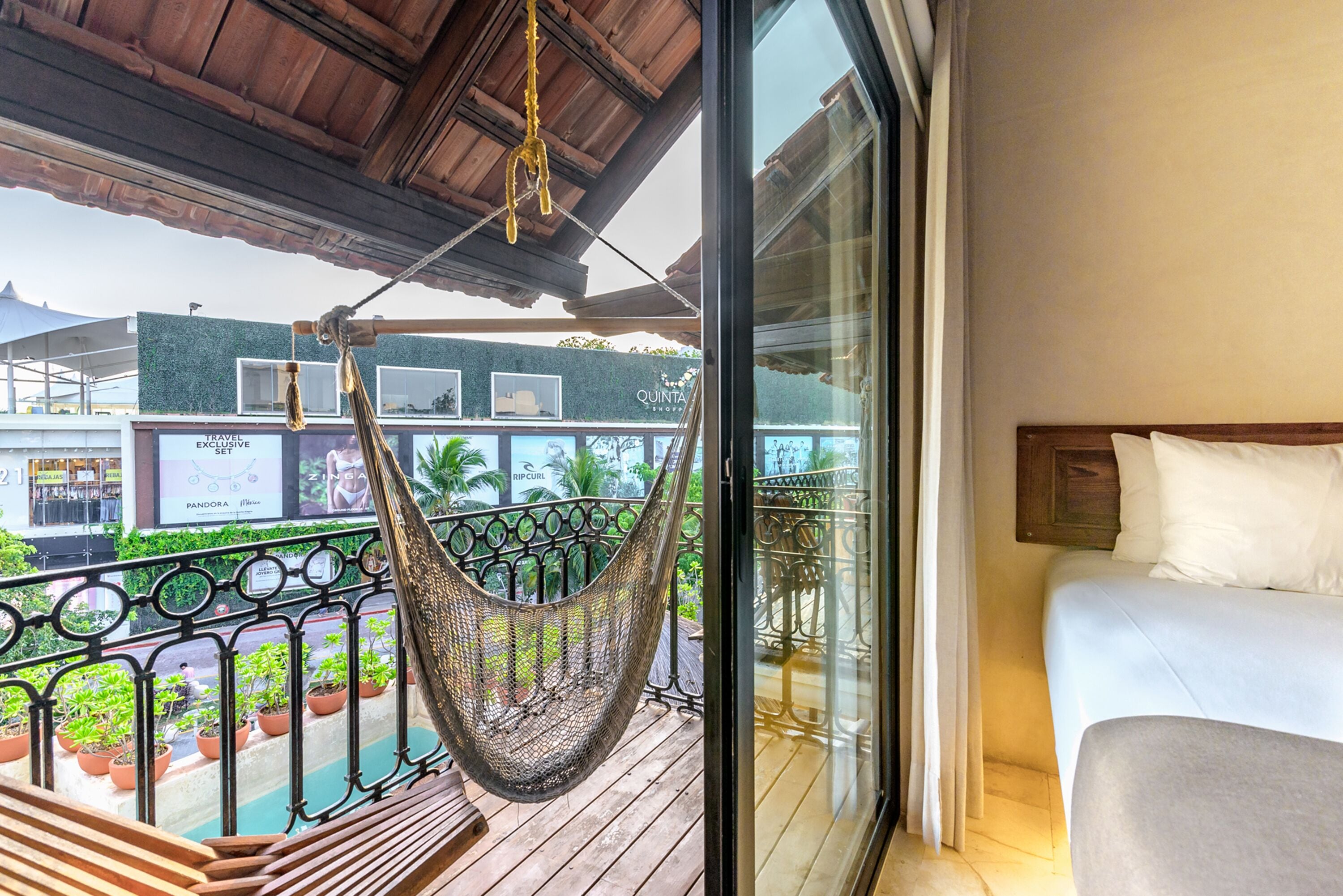 Photo - Caribbean Paradise Hotel & Spa - 5th Avenue