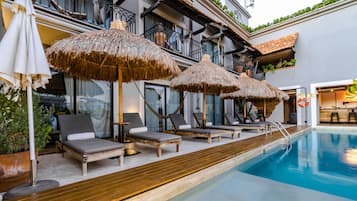 Poolbar