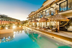 Outdoor pool, open 10:00 AM to 10:00 PM, pool umbrellas, sun loungers