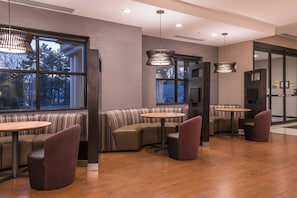 Property amenity - Courtyard by Marriott Newark-University of Delaware (Newark)