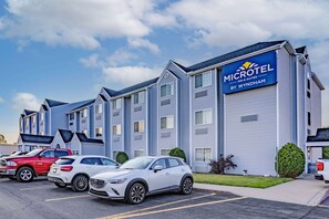 Exterior - Microtel Inn & Suites by Wyndham Plattsburgh (Plattsburgh)