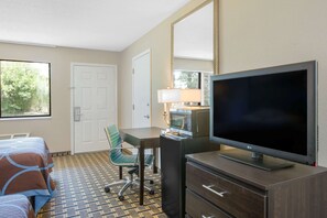 Iron/ironing board, free cots/infant beds, free WiFi, bed sheets - Super 8 by Wyndham Brinkley (Brinkley)