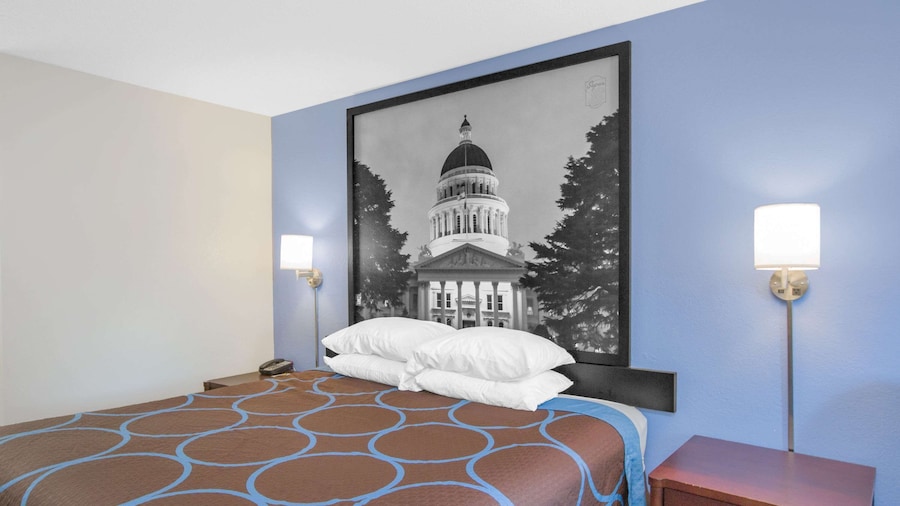 Super 8 by Wyndham Brinkley