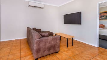 Suite Executive, non fumatori | 1 camera, una scrivania, postazione laptop, ferro/asse da stiro
