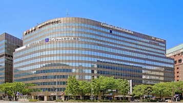 ุงูู
ูุดุฃุฉ ู
ู ุงูุฎุงุฑุฌ