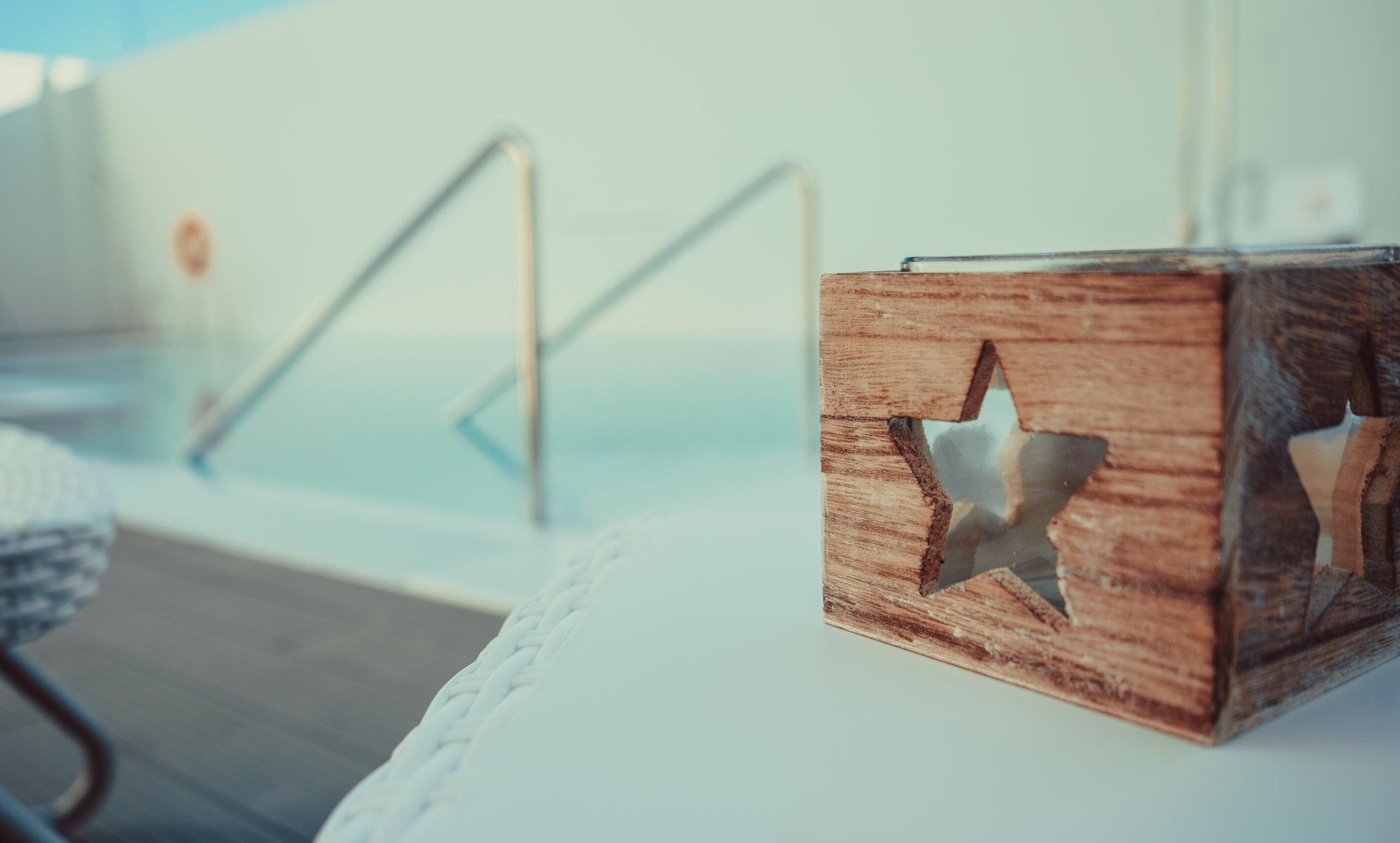 seasonal outdoor pool, pool loungers