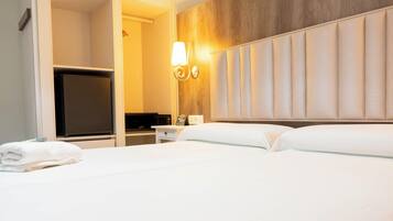 1 habitación, minibar, caja de seguridad en la habitación y escritorio