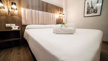 Chambre Double Standard | 1 chambre, minibar, coffres-forts dans les chambres, bureau