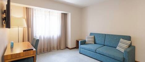 Suite | Bureau, rideaux occultants, Wi-Fi gratuit, draps fournis
