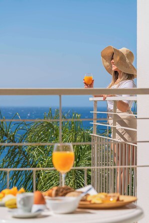 Familielejlighed - 1 soveværelse - delvis havudsigt | Udsigt fra værelset