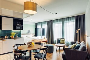 Ropa de cama hipoalergénica y minibar 