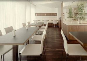 Unclassified image, 3 of 71, button - Harry's Home Berlin Moabit (Berlin)