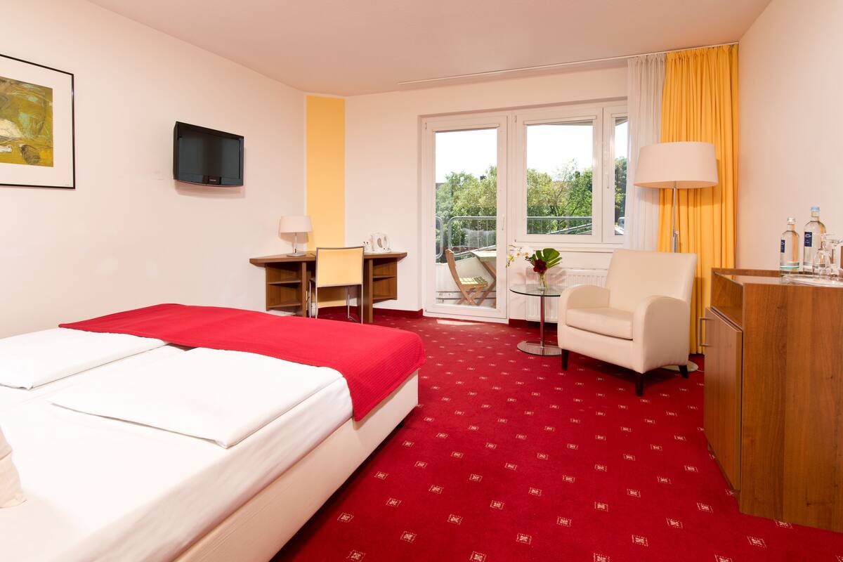 Hypo-allergenic bedding available, minibar, in-room safe, desk