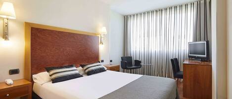 Minibar, in-room safe, desk, soundproofing