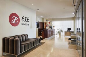 Lobby - Exe Plaza Delicias (Zaragoza)