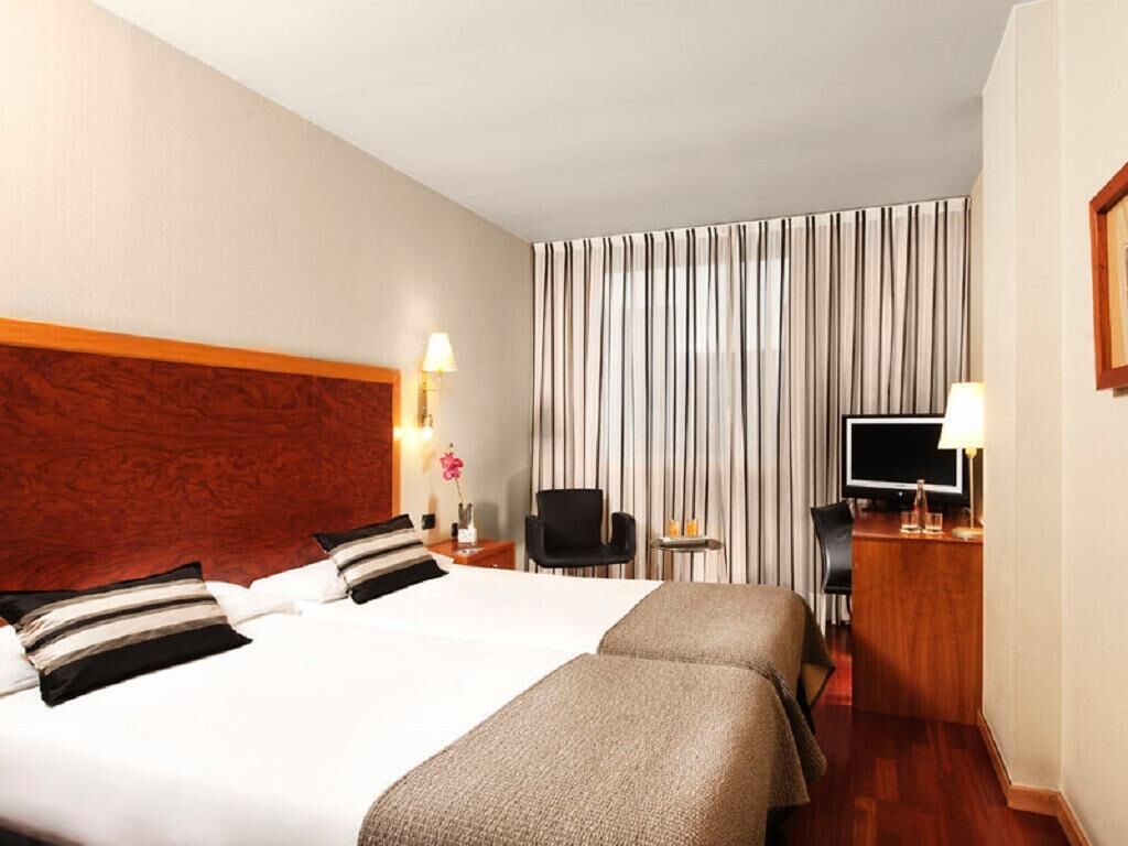 Minibar, in-room safe, desk, soundproofing