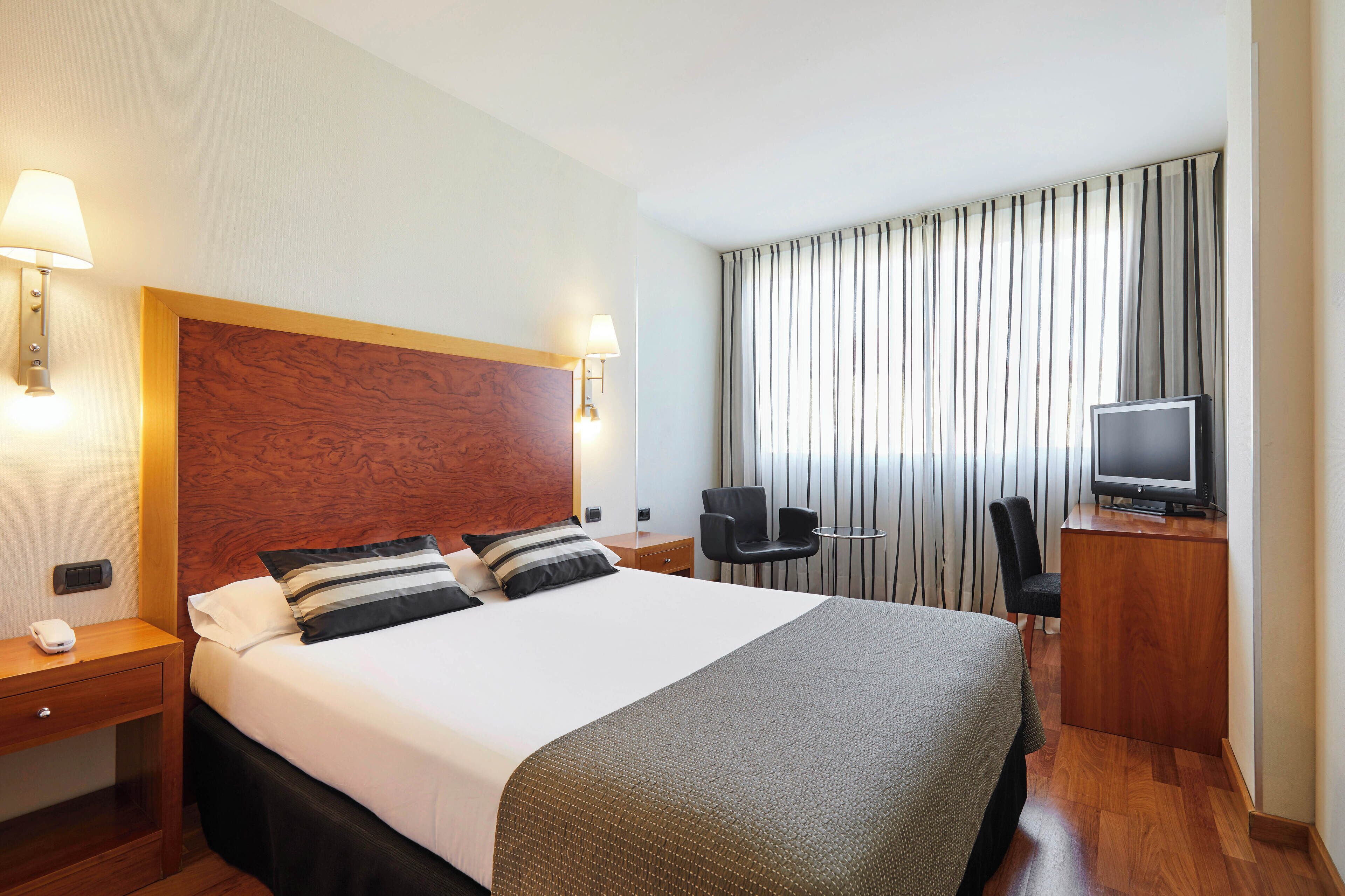 Minibar, in-room safe, desk, soundproofing