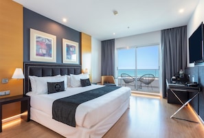 Chambre Deluxe, vue sur la mer | Minibar, coffre-fort, bureau, système d’insonorisation