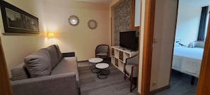Minibar, desk, blackout drapes, soundproofing