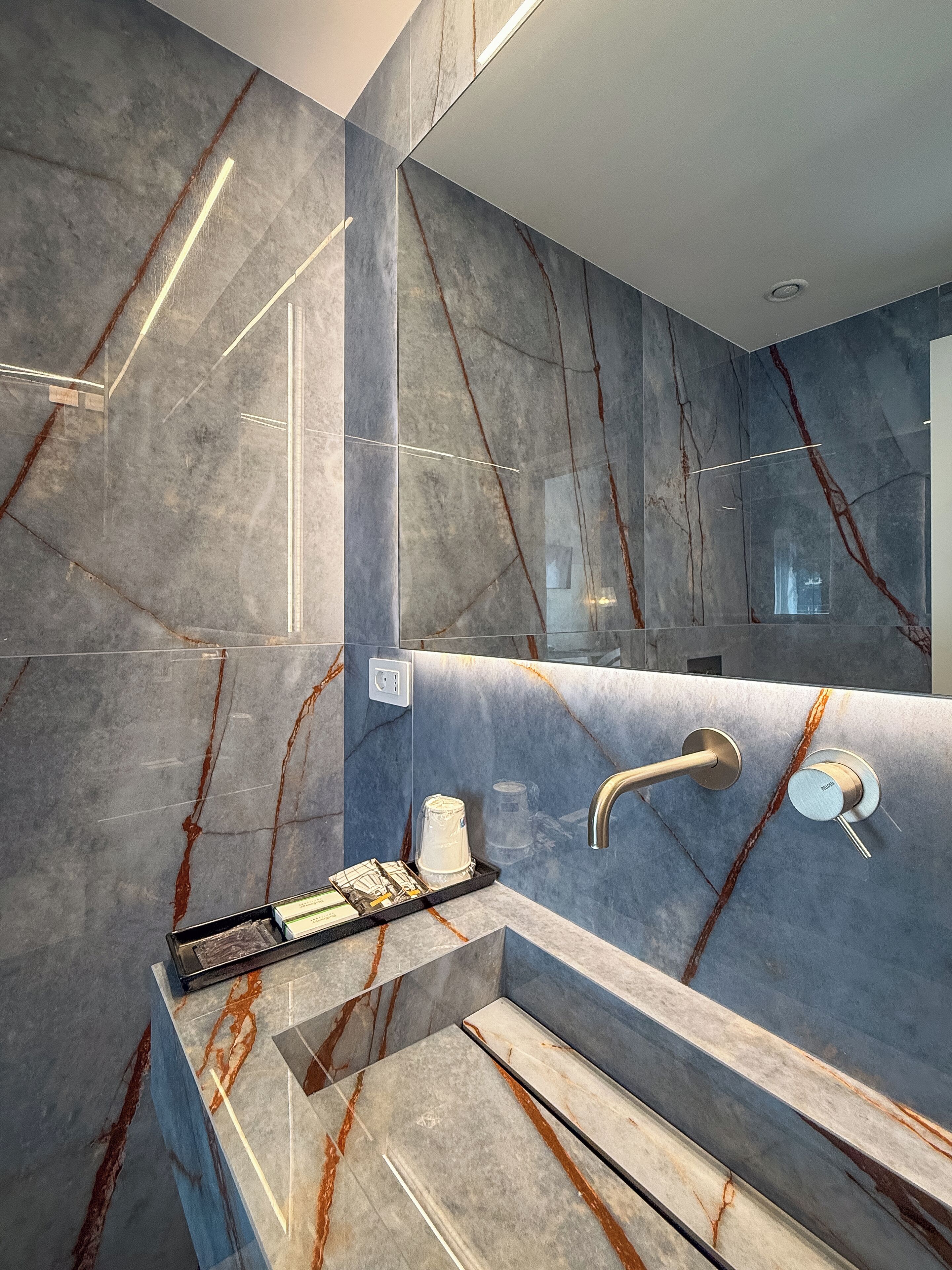 shower, free toiletries, hair dryer, bidet