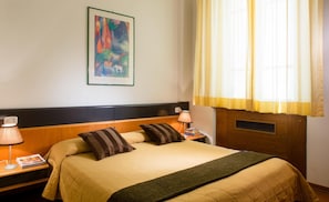 Chambre Triple | Chambres insonorisées, fer et planche à repasser, lits bébé (gratuits)