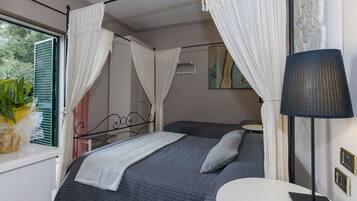 Classic Double or Twin Room, Balcony | Minibar, in-room safe, desk, soundproofing