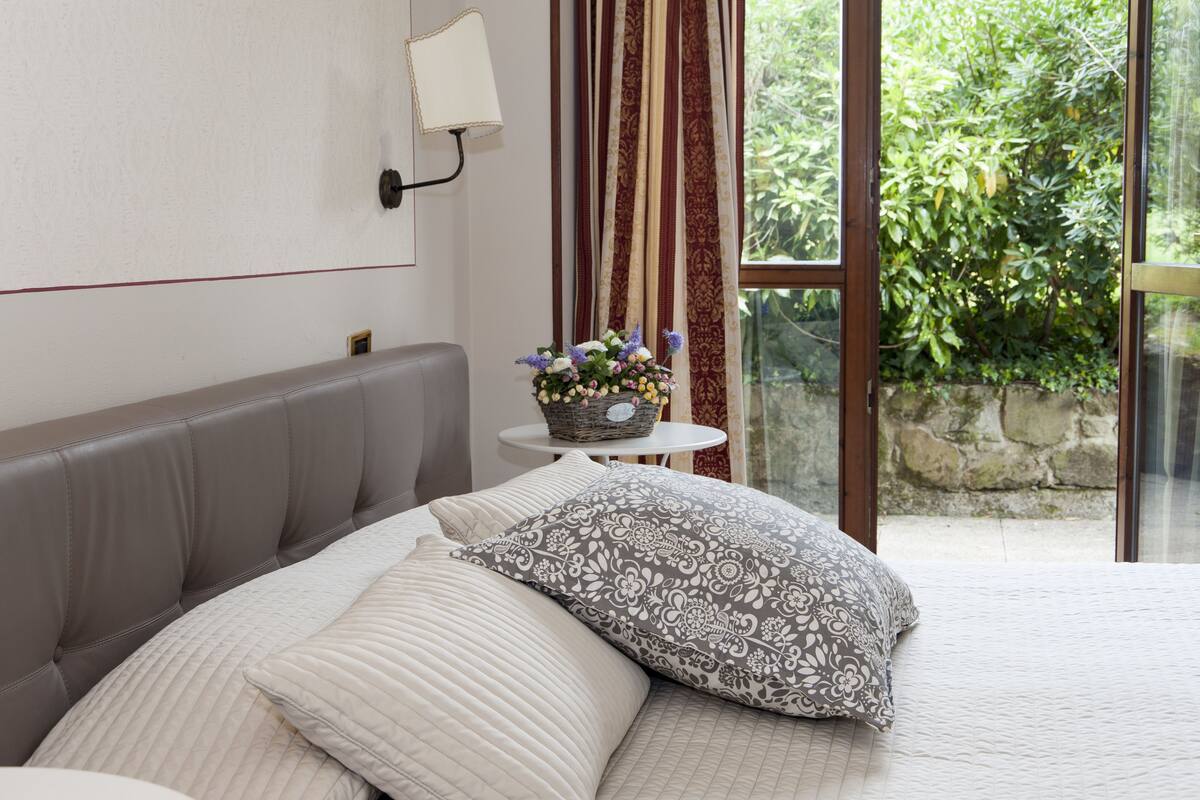 standard double or twin room | terrace/patio