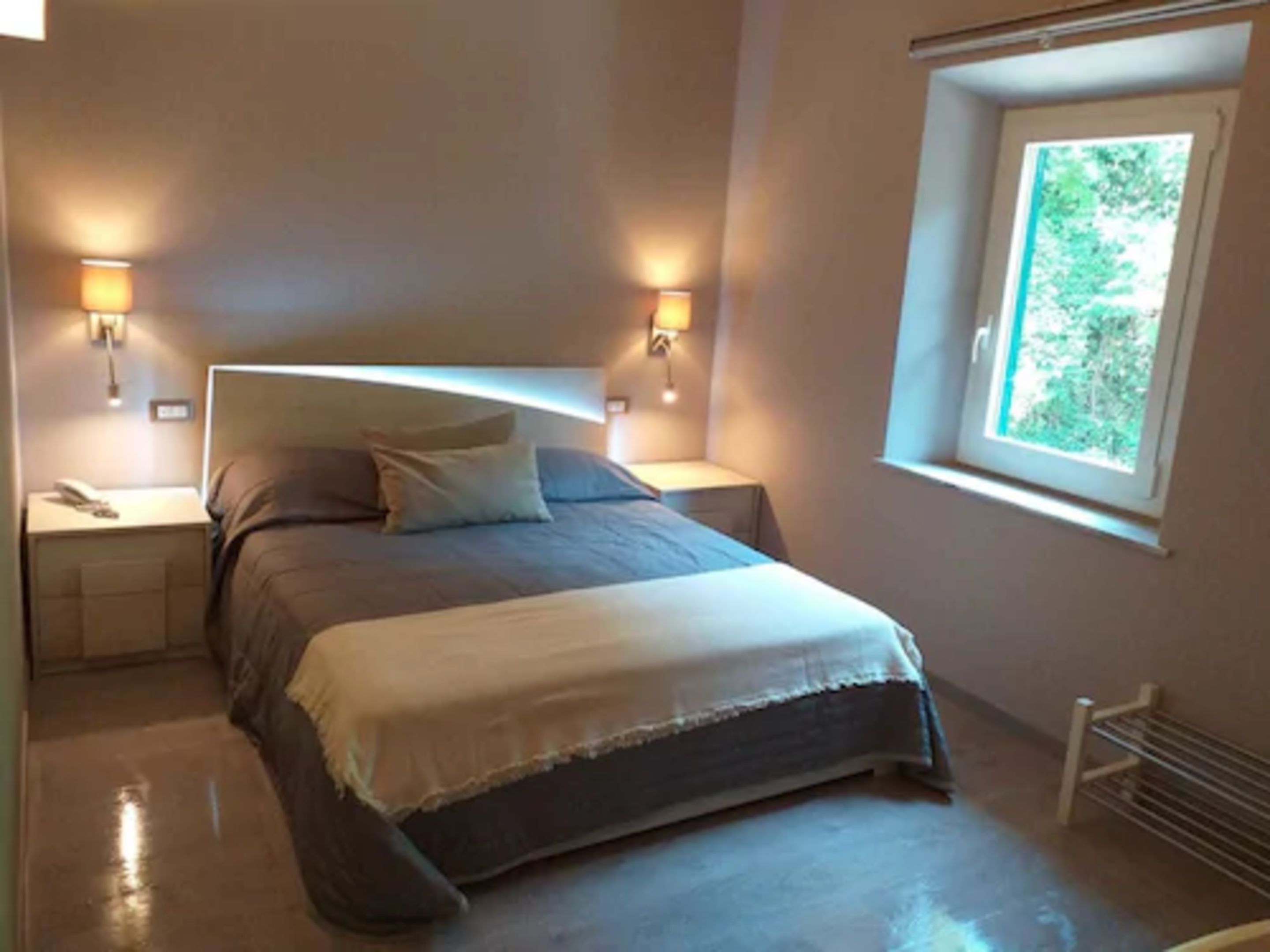 standard double or twin room | 1 bedroom, minibar, in-room safe, desk